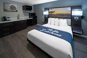 Days Inn by Wyndham Galt/Elk Grove South