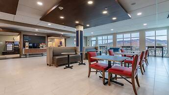 Holiday Inn Express & Suites Marion by IHG
