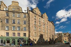 Silver Lining - Grassmarket Apartments