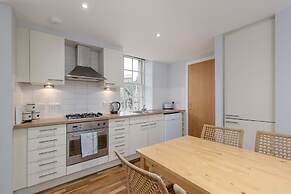 Silver Lining - Grassmarket Apartments