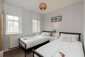 Silver Lining - Grassmarket Apartments