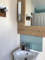 2 Crown Barton - Glastonbury