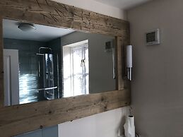 2 Crown Barton - Glastonbury