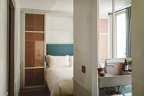 Hoy Paris - Home of YOGA