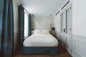 Hoy Paris - Home of YOGA