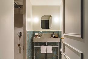 Hoy Paris - Home of YOGA