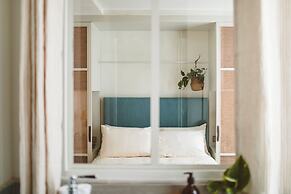 Hoy Paris - Home of YOGA