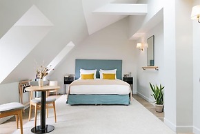 Hoy Paris - Home of YOGA