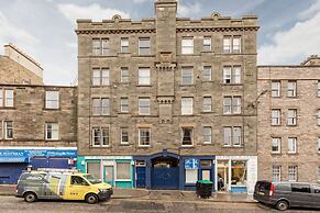 Silver Lining - St Leonard St Apartment