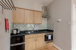 Silver Lining - St Leonard St Apartment