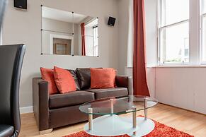 Silver Lining - St Leonard St Apartment