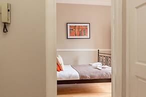 Silver Lining - St Leonard St Apartment