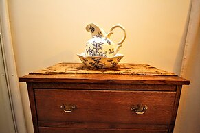 Silver Lining - St Patrick Sq Apartment