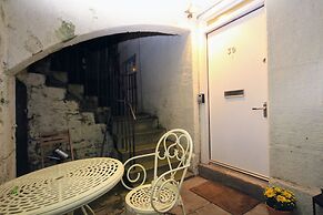 Silver Lining - St Patrick Sq Apartment