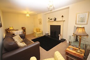 Silver Lining - St Patrick Sq Apartment