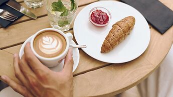 Ruby Lucy Hotel London by IHG