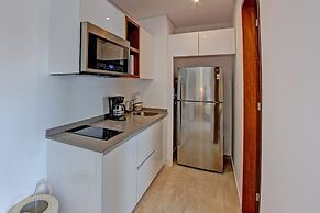 Modern Chic Studio With Panoramic Rooftop Pool, PANORAMIC A 201- By Sa