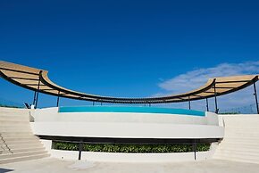 Modern Chic Studio With Panoramic Rooftop Pool, PANORAMIC A 201- By Sa