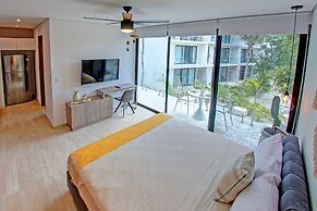 Modern Chic Studio With Panoramic Rooftop Pool, PANORAMIC A 201- By Sa
