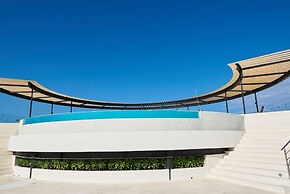 Modern Chic Studio With Panoramic Rooftop Pool, PANORAMIC A 201- By Sa