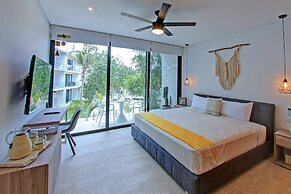 Modern Chic Studio With Panoramic Rooftop Pool, PANORAMIC A 201- By Sa