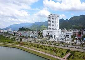 Hoang Nham Luxury Hotel
