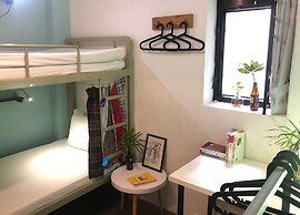 Hop Inn - Hostel