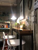 Hop Inn - Hostel