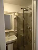 R&D Rest and Dream Capri