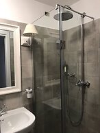 R&D Rest and Dream Capri