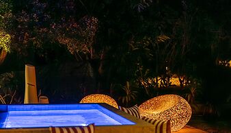 White Monkey Villa - Private Pool & Jacuzzi