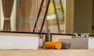 White Monkey Villa - Private Pool & Jacuzzi