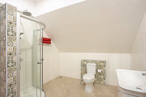 Blissful Villa Felicity with Ample Space