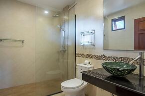 Blissful Villa Felicity with Ample Space