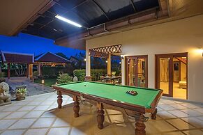 Blissful Villa Felicity with Ample Space