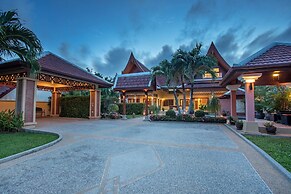 Blissful Villa Felicity with Ample Space