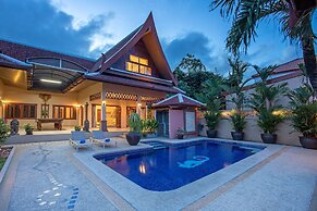 Blissful Villa Felicity with Ample Space