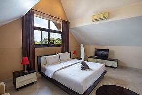 Blissful Villa Felicity with Ample Space