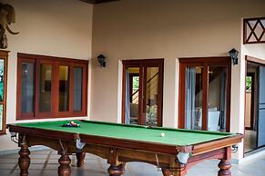 Blissful Villa Felicity with Ample Space