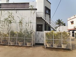 Daze Off Studio House