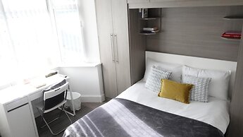 Grand Airport Ensuites