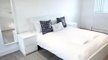 Grand Airport Ensuites