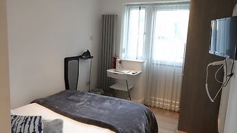 Grand Airport Ensuites