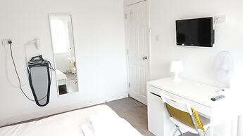 Grand Airport Ensuites