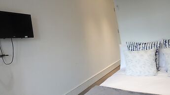 Grand Airport Ensuites