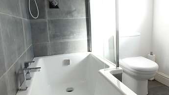 Grand Airport Ensuites