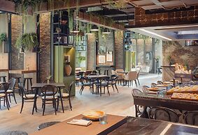 Kimpton Maa-Lai Bangkok by IHG