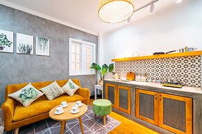 Chin Stays - Hotel and Apartment