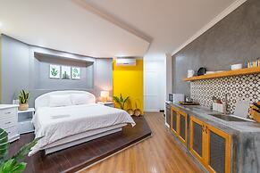 Chin Stays - Hotel and Apartment