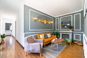 Chin Stays - Hotel and Apartment